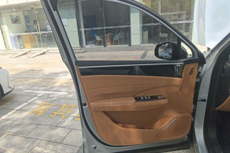 Used Geely Galaxy L7 2025 EM-i 115km Exploration+ Edition Left Front Door Interior