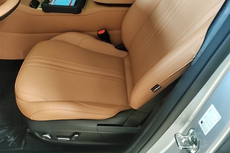 Used Geely Galaxy L7 2025 EM-i 115km Exploration+ Edition Left Front Seat