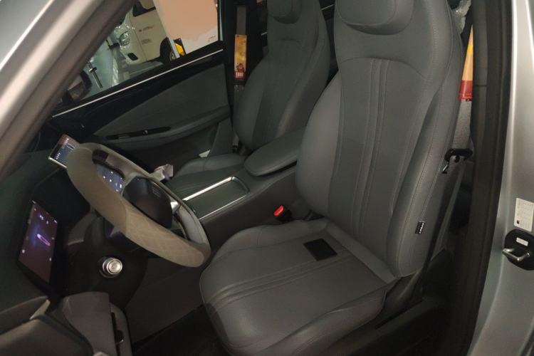 Used Geely Galaxy L7 2025 EM-i 115km Long-Range Version Left Front Seat