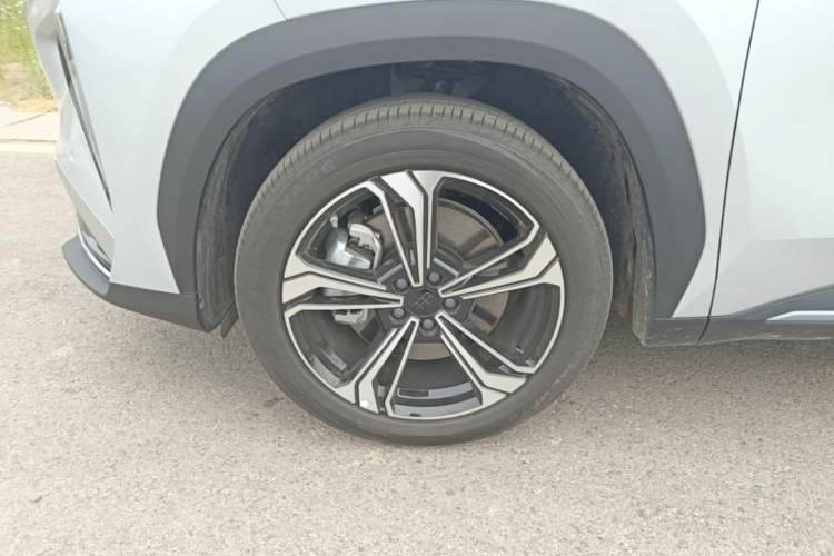 Used Geely Galaxy L7 2025 EM-i 115km Exploration+ Edition Left Front Wheel Hub