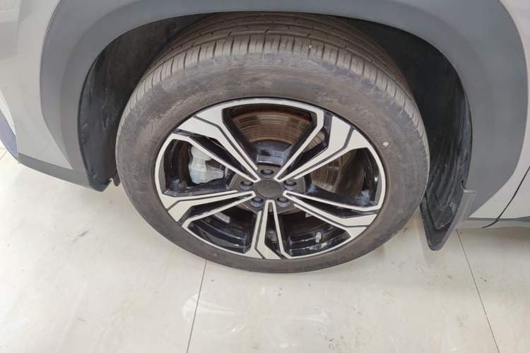 Used Geely Galaxy L7 2025 EM-i 115km Exploration+ Edition Left Front Wheel Hub