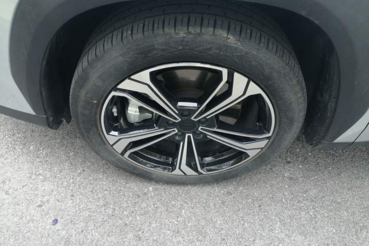 Used Geely Galaxy L7 2025 EM-i 115km Exploration+ Edition Left Front Wheel Hub
