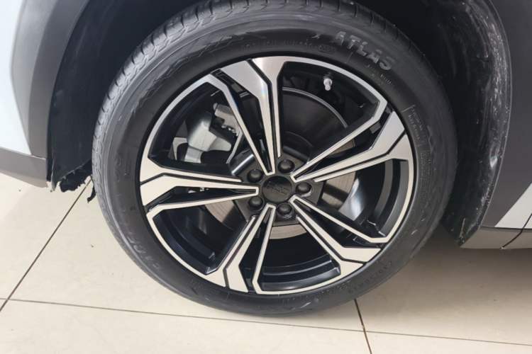 Used Geely Galaxy L7 2025 EM-i 115km Exploration+ Edition Left Front Wheel Hub