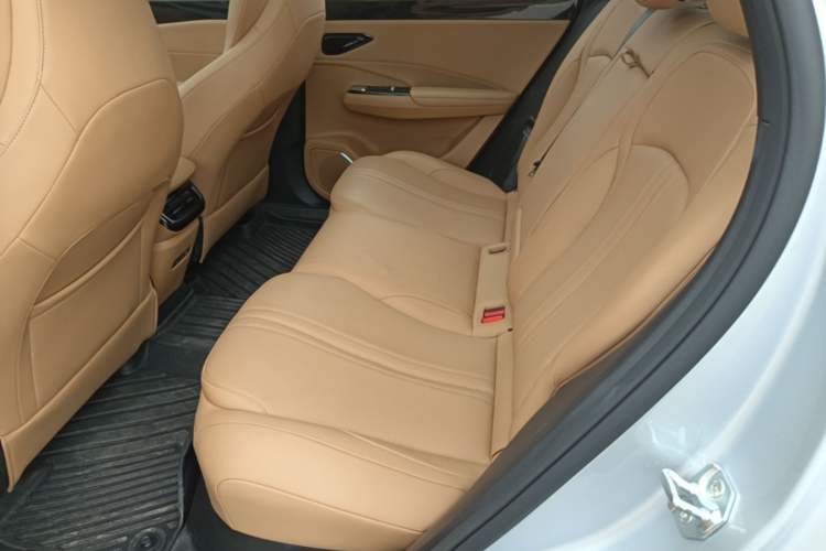 Used Geely Galaxy L7 2025 EM-i 115km Exploration+ Edition Left Rear Seat