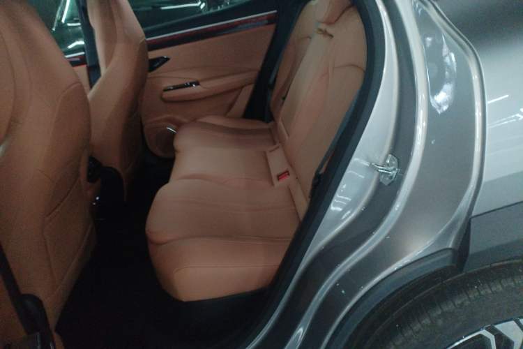 Used Geely Galaxy L7 2025 EM-i 115km Exploration+ Edition Left Rear Seat