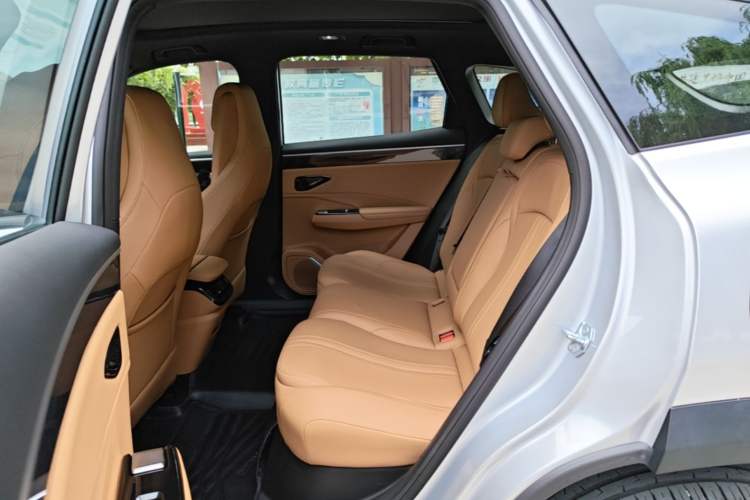 Used Geely Galaxy L7 2025 EM-i 115km Exploration+ Edition Left Rear Seat