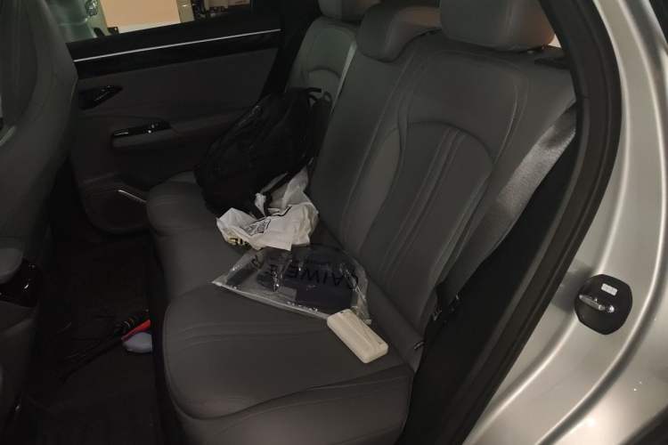 Used Geely Galaxy L7 2025 EM-i 115km Long-Range Version Left Rear Seat