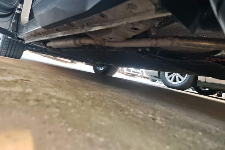 Used Geely Galaxy L7 2025 EM-i 115km Long-Range Version Left Side Sill