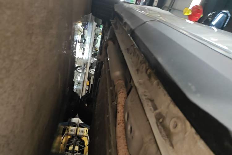 Used Geely Galaxy L7 2025 EM-i 115km Exploration Edition Left Side Sill
