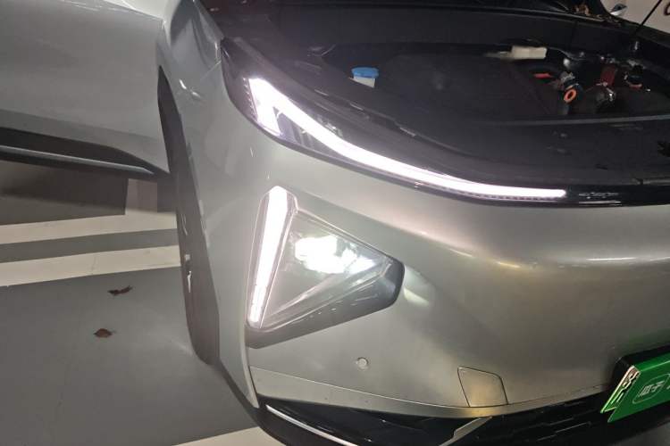 Used Geely Galaxy L7 2025 EM-i 115km Long-Range Version Right Front Headlight