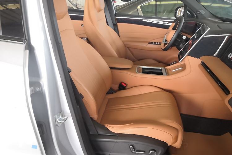 Used Geely Galaxy L7 2025 EM-i 115km Exploration+ Edition Right Front Seat