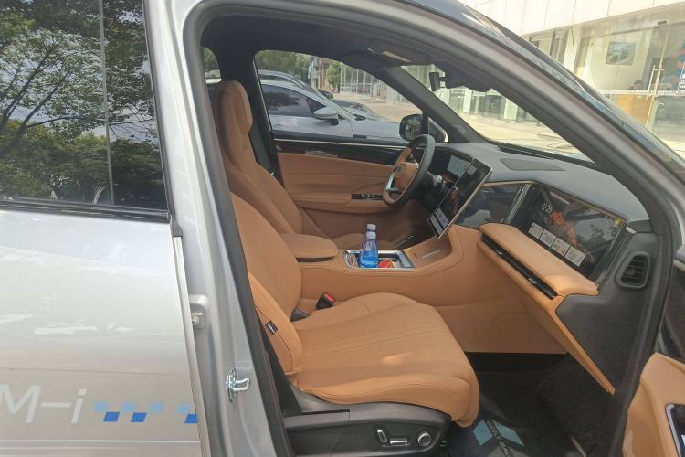 Used Geely Galaxy L7 2025 EM-i 115km Exploration+ Edition Right Front Seat