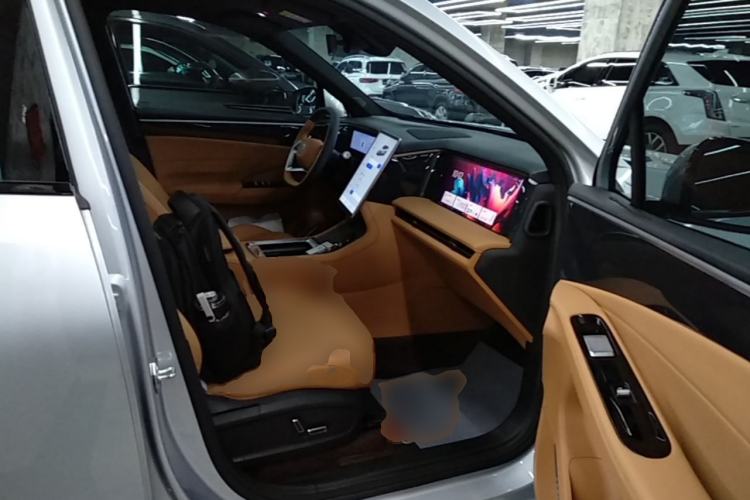Used Geely Galaxy L7 2025 EM-i 115km Exploration Edition Right Front Seat