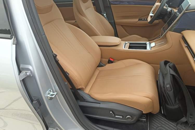 Used Geely Galaxy L7 2025 EM-i 115km Exploration+ Edition Right Front Seat