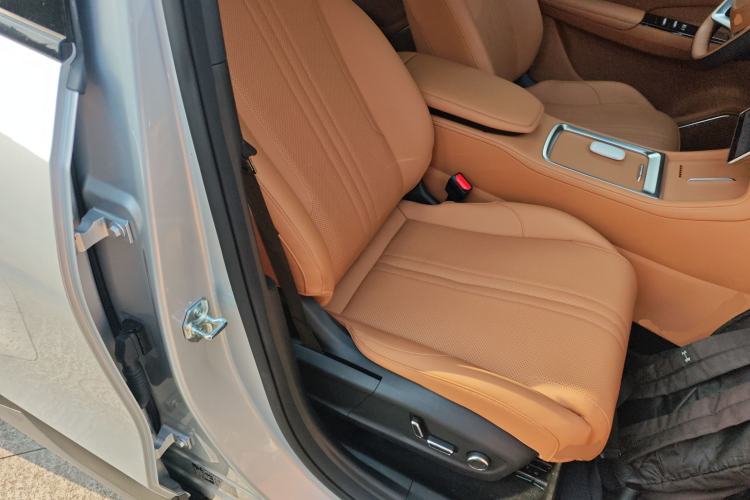 Used Geely Galaxy L7 2025 EM-i 115km Exploration+ Edition Right Front Seat