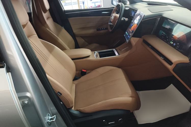 Used Geely Galaxy L7 2025 EM-i 115km Exploration+ Edition Right Front Seat