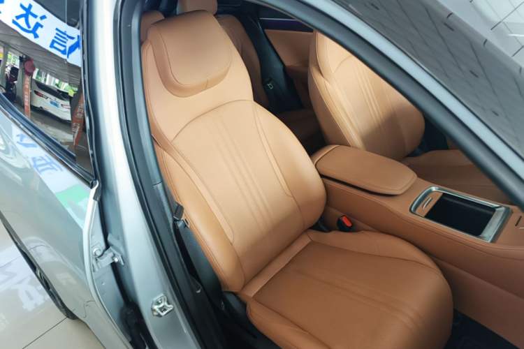 Used Geely Galaxy L7 2025 EM-i 115km Exploration+ Edition Right Front Seat