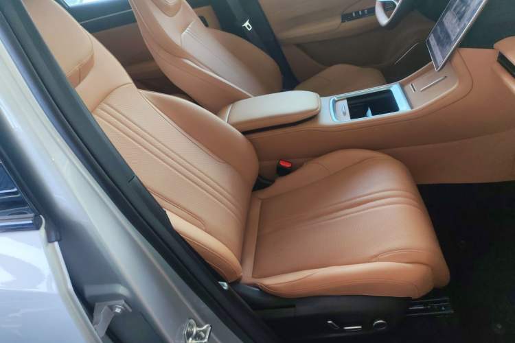Used Geely Galaxy L7 2025 EM-i 115km Exploration+ Edition Right Front Seat