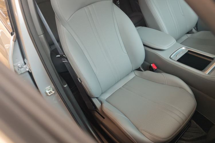 Used Geely Galaxy L7 2025 EM-i 115km Long-Range Version Right Front Seat