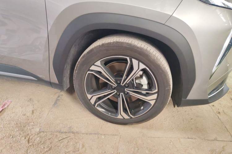 Used Geely Galaxy L7 2025 EM-i 115km Exploration Edition Right Front Wheel Hub