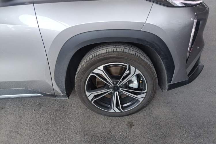 Used Geely Galaxy L7 2025 EM-i 115km Exploration Edition Right Front Wheel Hub