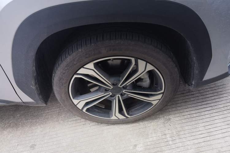 Used Geely Galaxy L7 2025 EM-i 115km Exploration+ Edition Right Front Wheel Hub