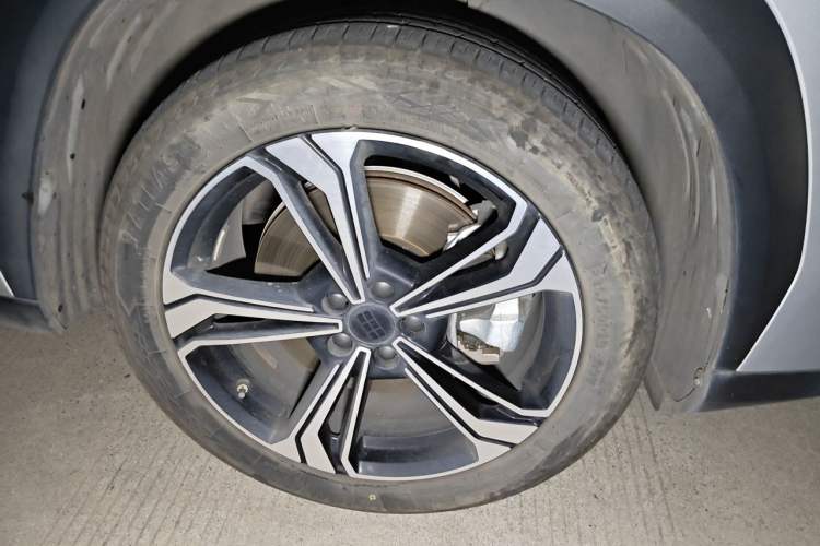 Used Geely Galaxy L7 2025 EM-i 115km Exploration+ Edition Right Front Wheel Hub
