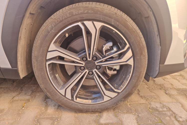 Used Geely Galaxy L7 2025 EM-i 115km Exploration Edition Right Front Wheel Hub