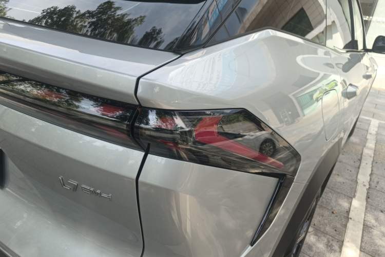 Used Geely Galaxy L7 2025 EM-i 115km Exploration+ Edition Right Rear Taillight