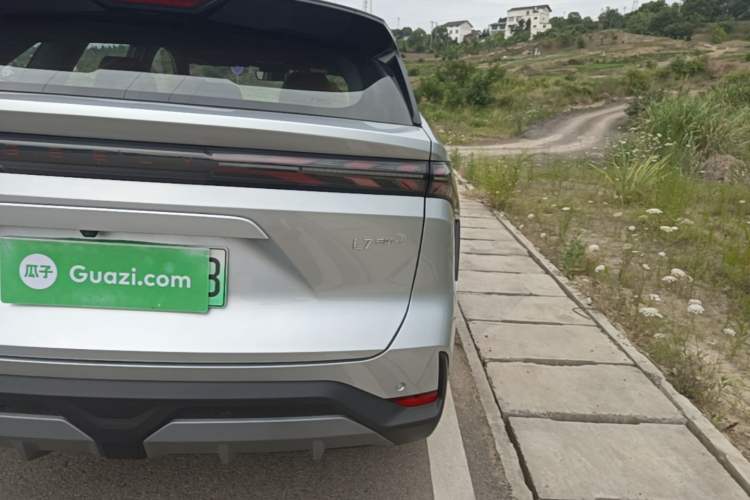 Used Geely Galaxy L7 2025 EM-i 115km Exploration+ Edition Right Rear Taillight