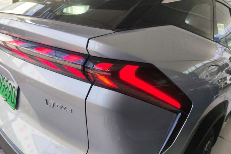Used Geely Galaxy L7 2025 EM-i 115km Exploration+ Edition Right Rear Taillight