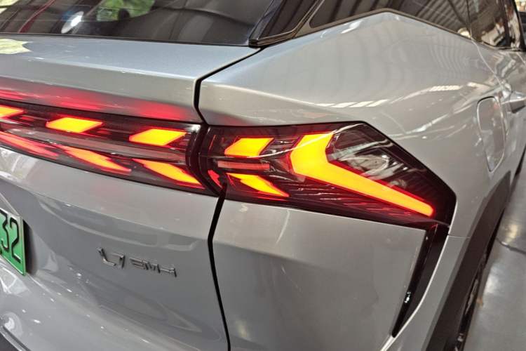 Used Geely Galaxy L7 2025 EM-i 115km Exploration+ Edition Right Rear Taillight