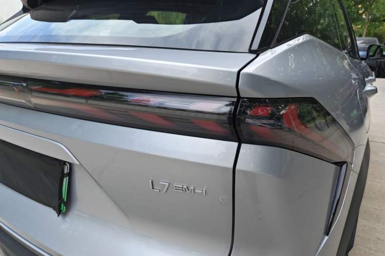 Used Geely Galaxy L7 2025 EM-i 115km Exploration+ Edition Right Rear Taillight