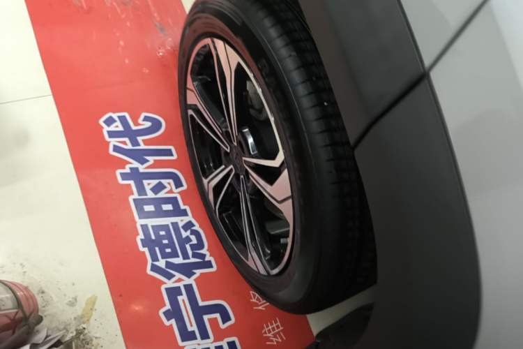 Used Geely Galaxy L7 2025 EM-i 115km Exploration+ Edition Right Rear Wheel Hub