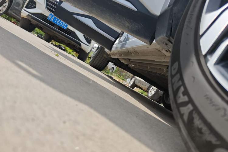 Used Geely Galaxy L7 2025 EM-i 115km Exploration+ Edition Right Side Sill