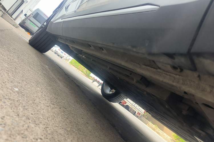 Used Geely Galaxy L7 2025 EM-i 115km Exploration+ Edition Right Side Sill