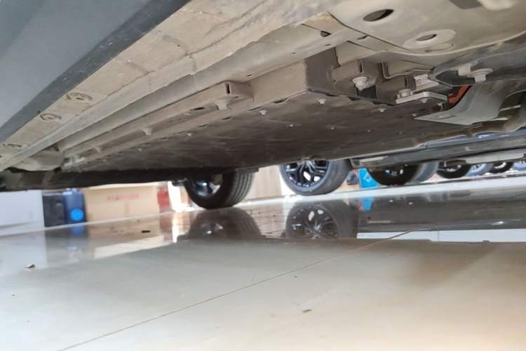 Used Geely Galaxy L7 2025 EM-i 115km Exploration+ Edition Right Side Sill