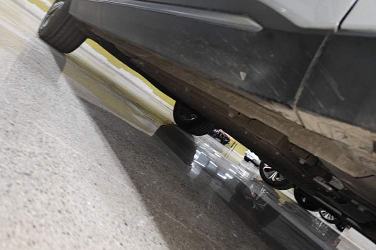 Used Geely Galaxy L7 2025 EM-i 115km Exploration+ Edition Right Side Sill