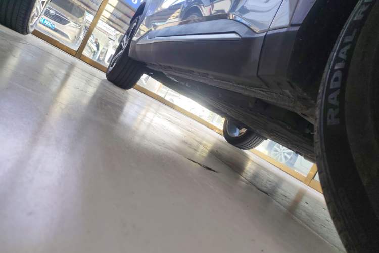 Used Geely Galaxy L7 2025 EM-i 115km Exploration+ Edition Right Side Sill