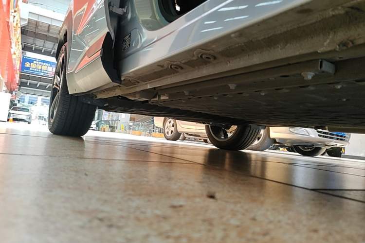 Used Geely Galaxy L7 2025 EM-i 115km Exploration+ Edition Right Side Sill