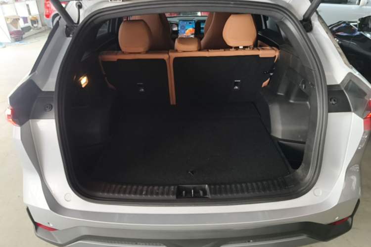 Used Geely Galaxy L7 2025 EM-i 115km Exploration+ Edition Trunk