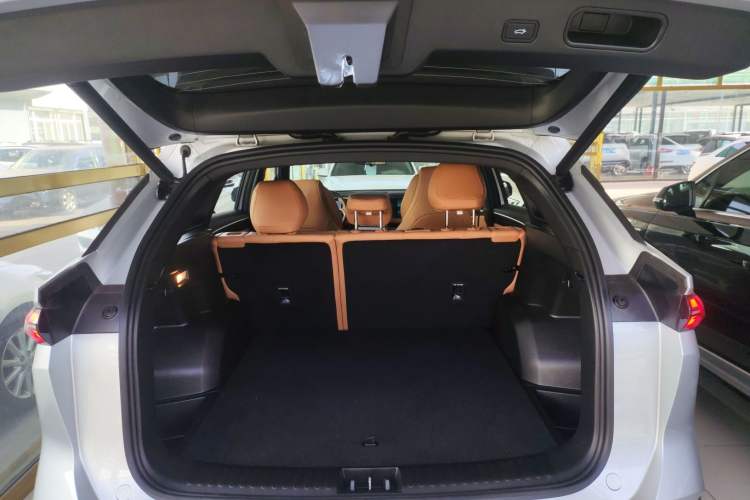 Used Geely Galaxy L7 2025 EM-i 115km Exploration+ Edition Trunk