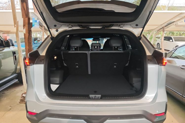 Used Geely Galaxy L7 2025 EM-i 115km Long-Range Version Trunk