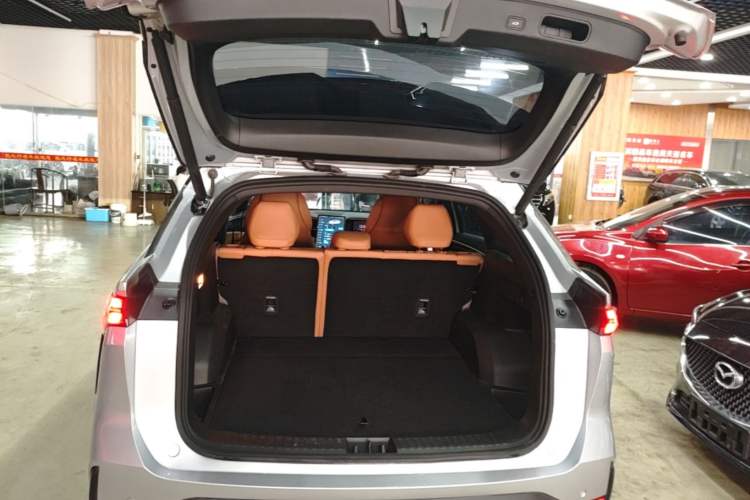 Used Geely Galaxy L7 2025 EM-i 115km Exploration+ Edition Trunk