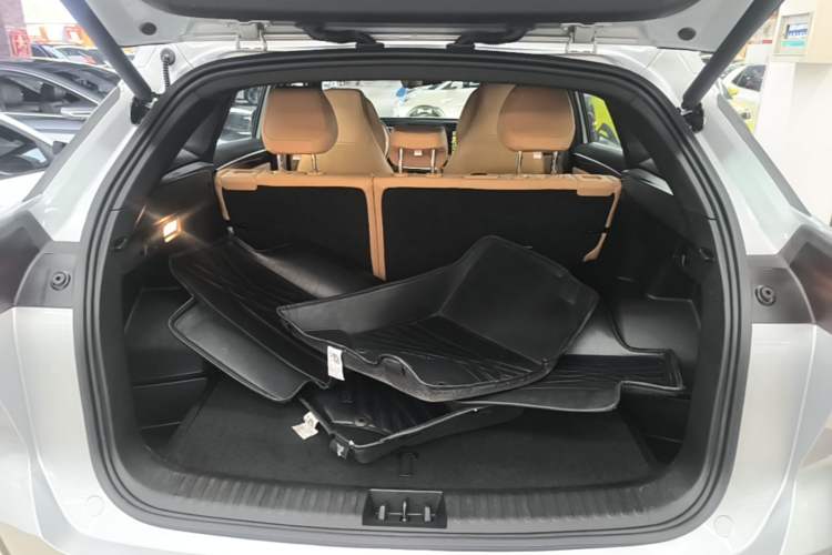 Used Geely Galaxy L7 2025 EM-i 115km Exploration+ Edition Trunk