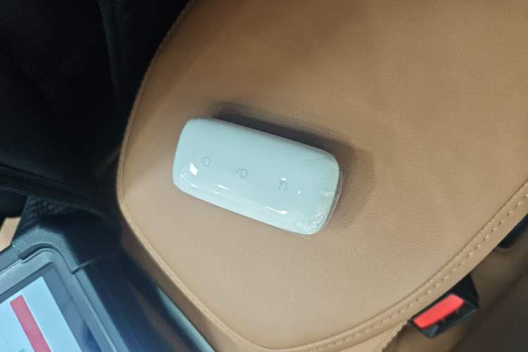 Used Geely Galaxy L7 2025 EM-i 115km Exploration+ Edition Vehicle Key