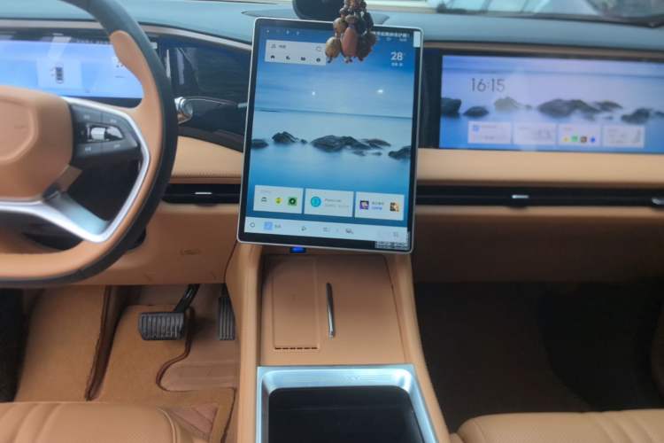 Used Geely Galaxy L7 2025 EM-i 115km Exploration+ Edition Audio And AC Panel