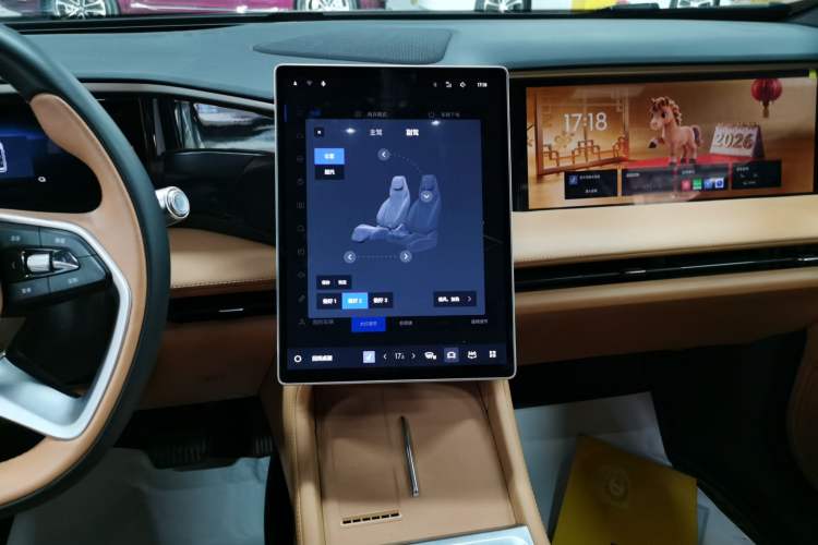 Used Geely Galaxy L7 2025 EM-i 115km Exploration+ Edition Audio And AC Panel