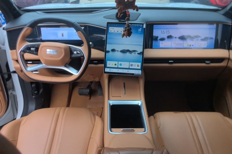 Used Geely Galaxy L7 2025 EM-i 115km Exploration+ Edition Center Console