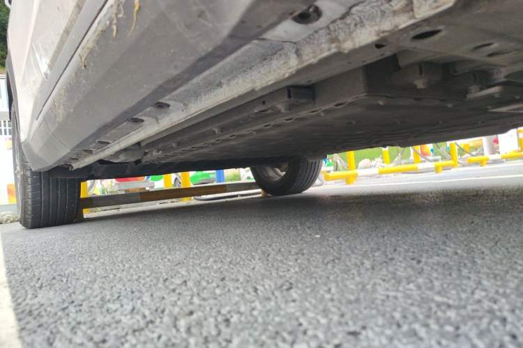 Used Geely Galaxy L7 2025 EM-i 115km Long-Range Version Chassis Front Right